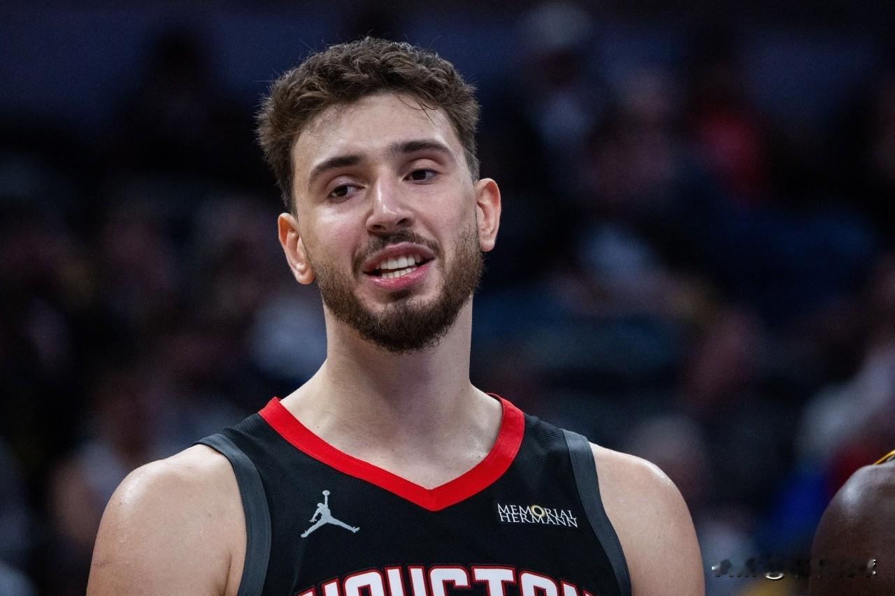 差距一目了然！湖人107-98力克火箭，本场比赛，詹姆斯和申京的数据对比！詹姆