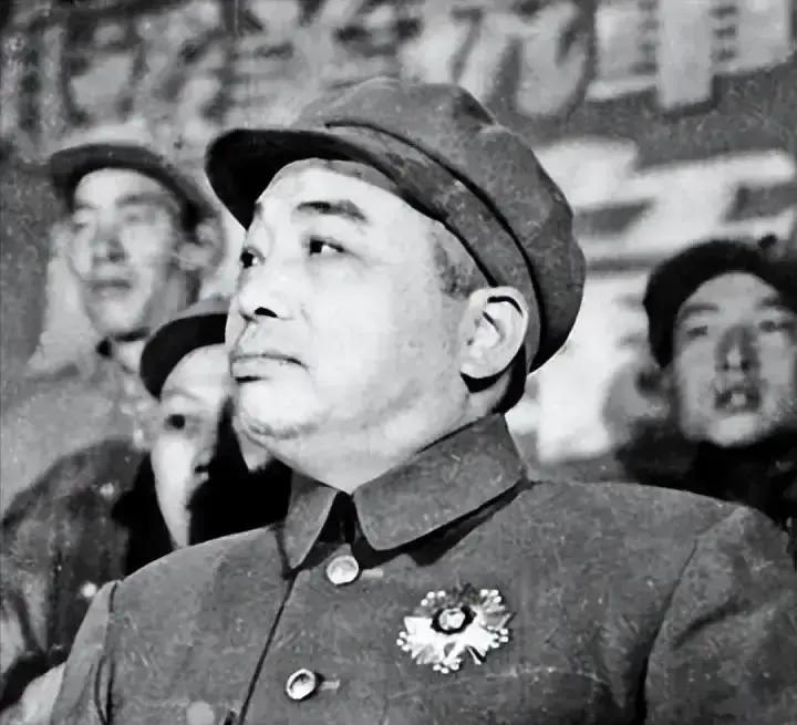 1951年，彭德怀要在朝鲜枪毙周总理的女婿，总理得知后，急忙给彭德怀发电，要求将他押回国内处理！这位