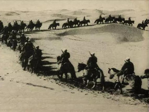 1951年，由马家军改编来的解放军7师，有部分官兵发动叛乱，王震叫来7师师长，气