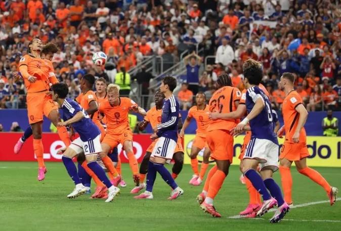 一针见血！荷兰2-2日本队，黄健翔老师的犀利评价，字字到位！日本足球实力真强！