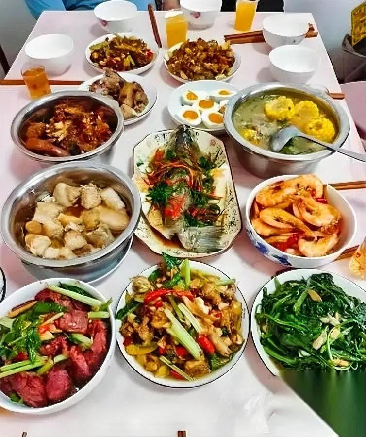 发工资了！17000到账没想到这个月提成破纪录在合肥这种城市，没学历没技