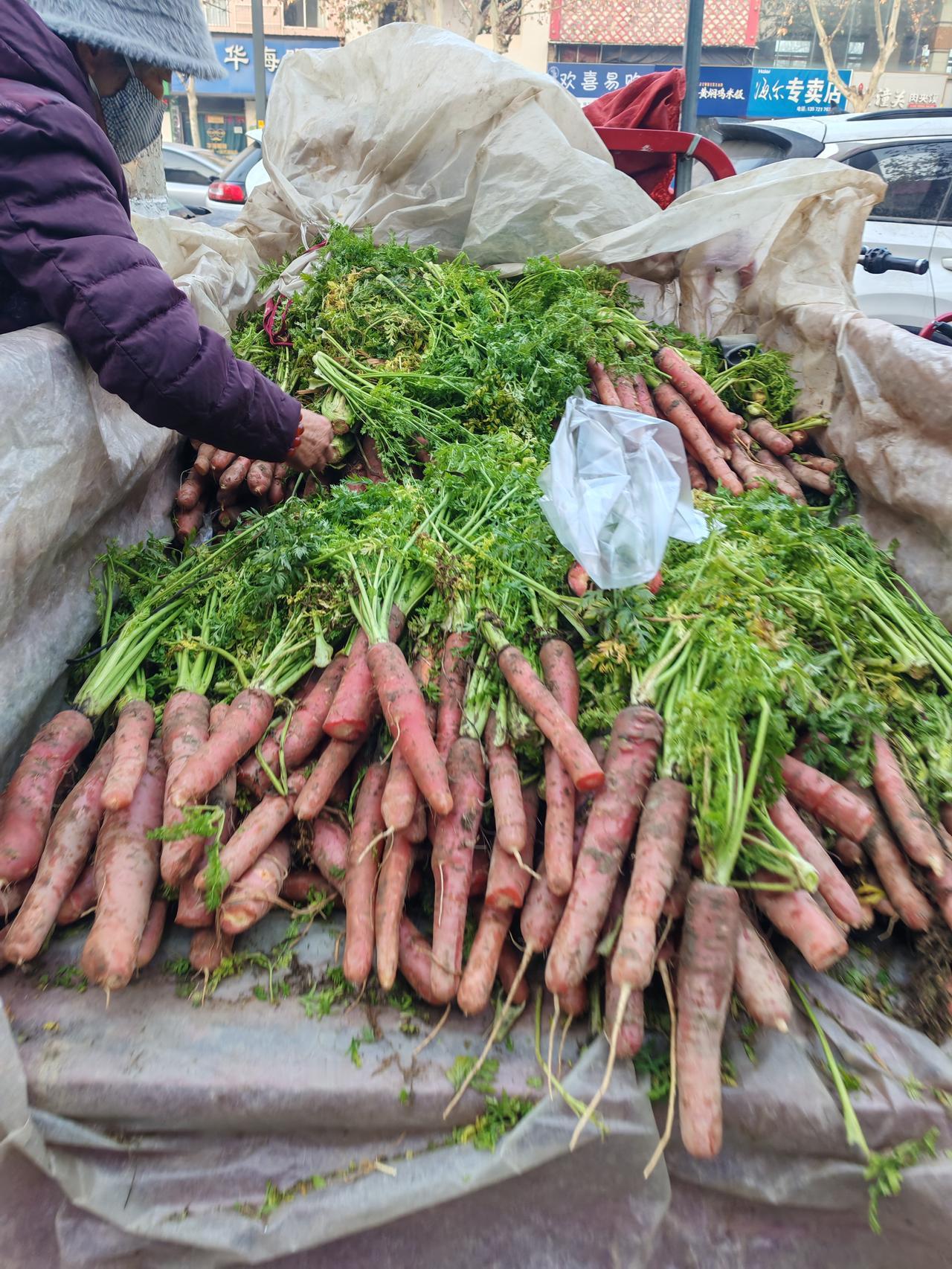 菜市场学到了新知识1月24日，坐标西安。此刻我出门买菜，意外收获新知识，开森的