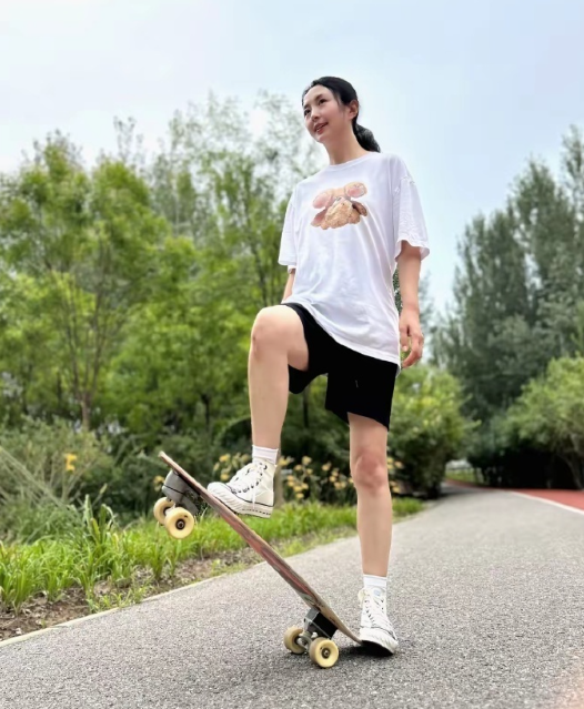 童年的噩梦，最毒的配角。如今都40多岁了，还像20多岁​​​