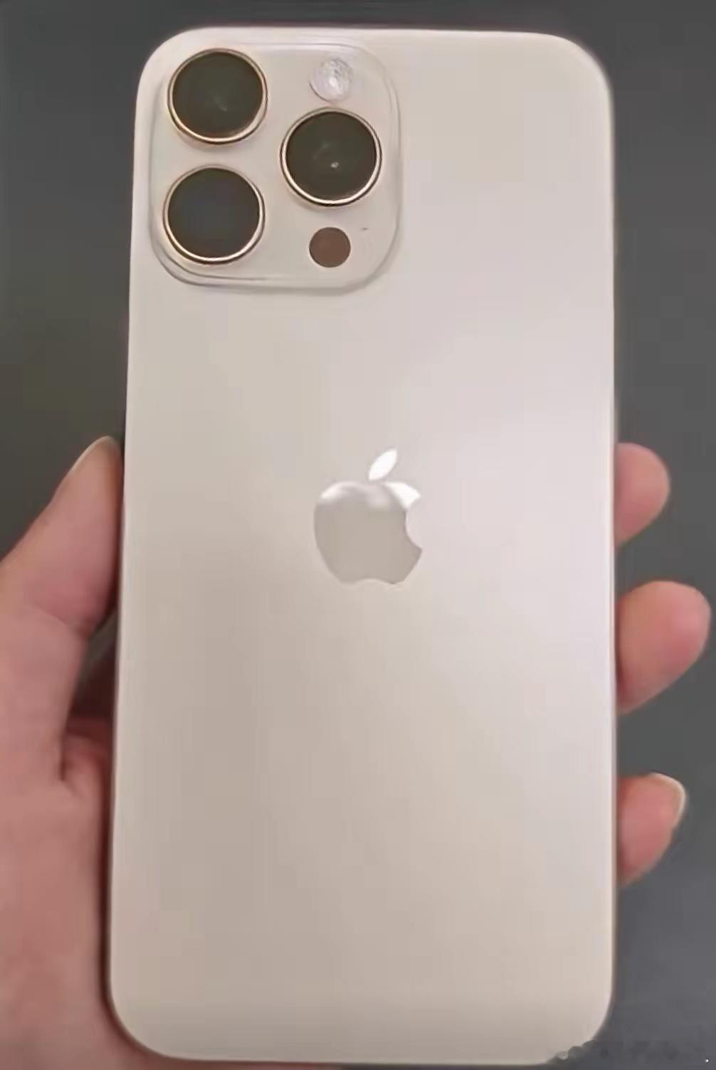 谁都不服，就服我老婆这生意头脑，把我都绕懵了。她为了换17ProMax，愣是