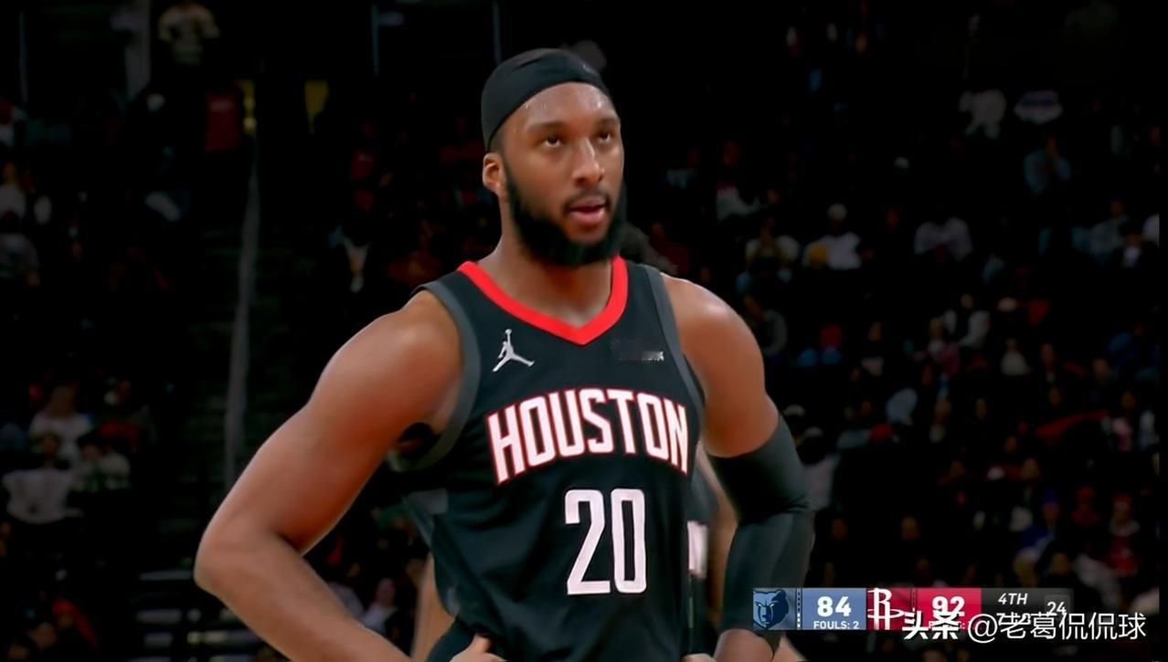 我必须要称赞一下火箭悍将奥科吉的拼劲！在今天火箭主场以108：99战胜灰熊的比赛