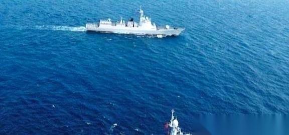 中国的052D驱逐舰，一艘摆在国际货架上，却几乎没人敢碰的硬家伙。不是东西不好