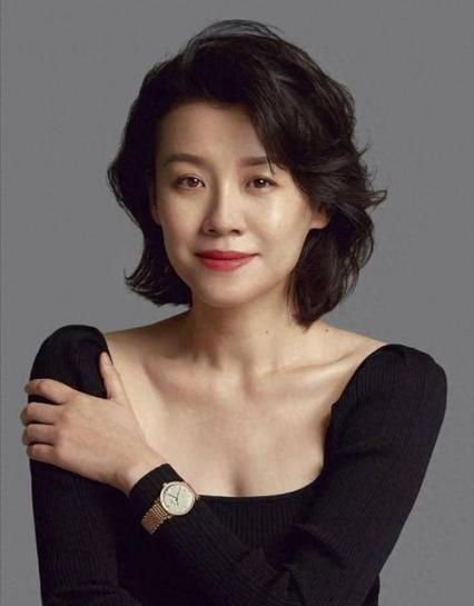 “伺候”大导演张黎3年，当他生活秘书，换来一句“我结过四次婚，太累了”。刘琳信