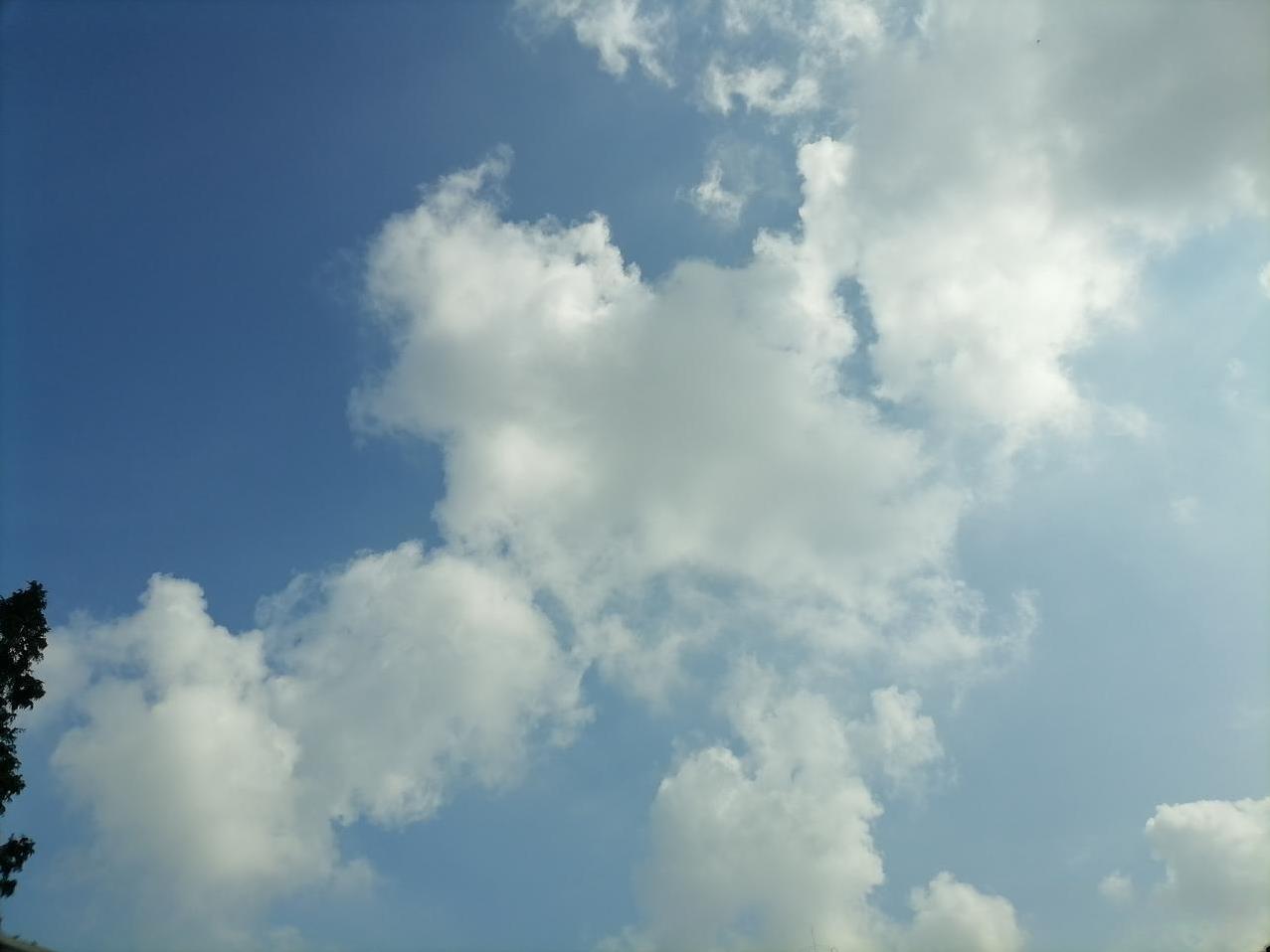 在县城居住好还是在市里居住好？有的网友说在县城居住好，没有压力，消费低，节奏