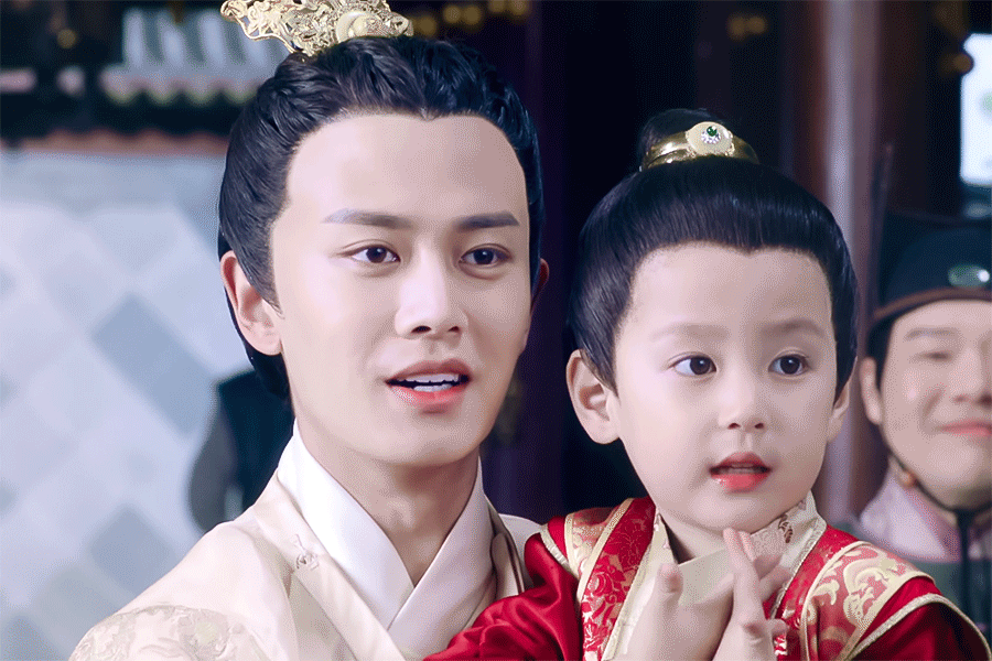 今天无意间刷到任嘉伦的一张照片[墨镜][墨镜][墨镜]相信大家也应该见过