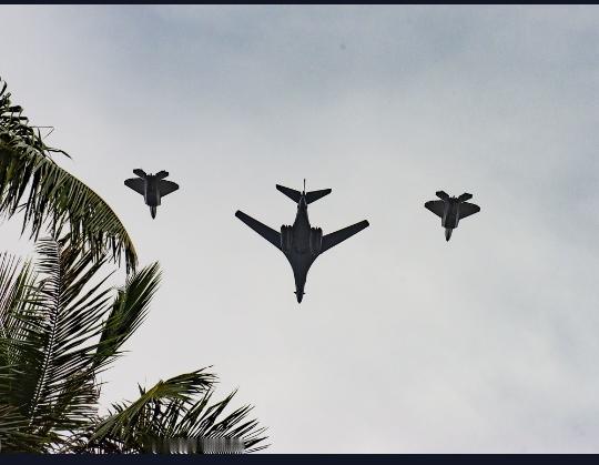 🔻袭击开始前的3个小时，美国空军无线电活动骤增，被美国开源军事爱好者发现。🔻