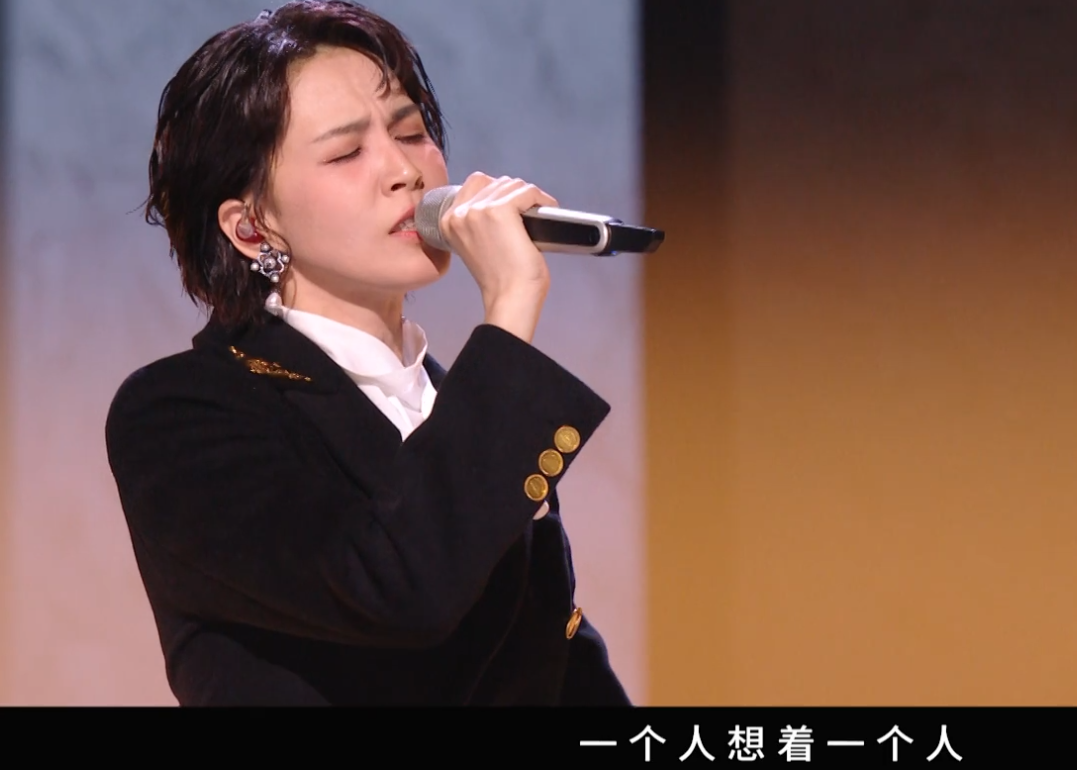 曾沛慈参加《乘风2026》，6位姐姐选择挑战她的初舞台，可她偏偏从中选了一块“最