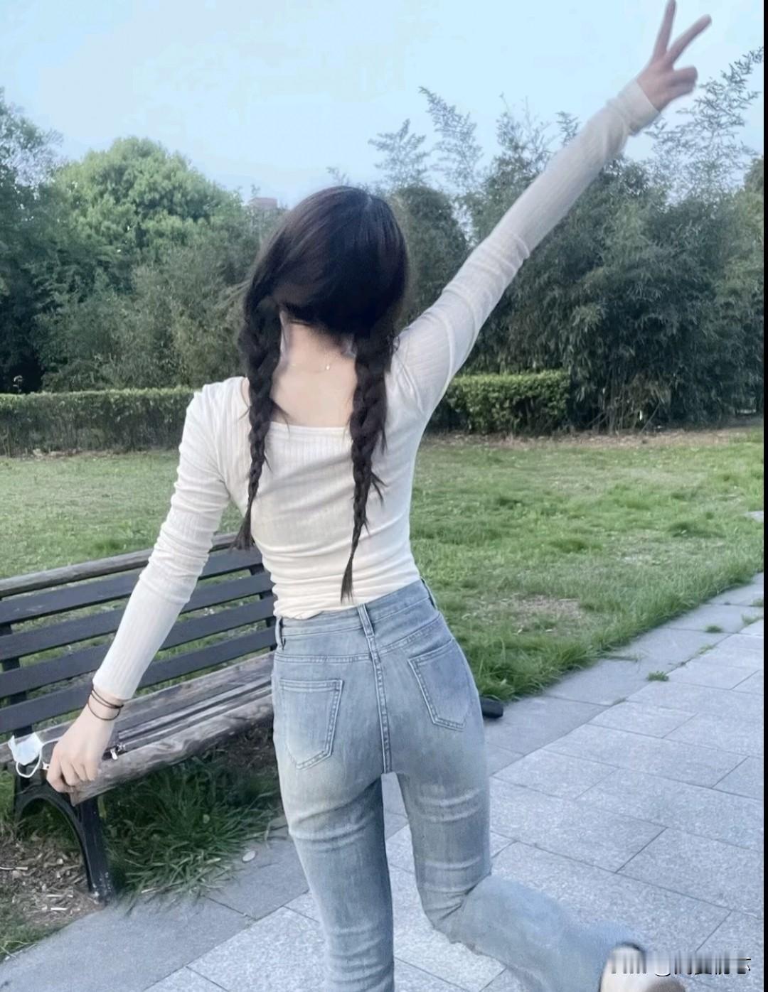 时尚紧身裤穿搭紧身牛仔裤完美身材背影女神