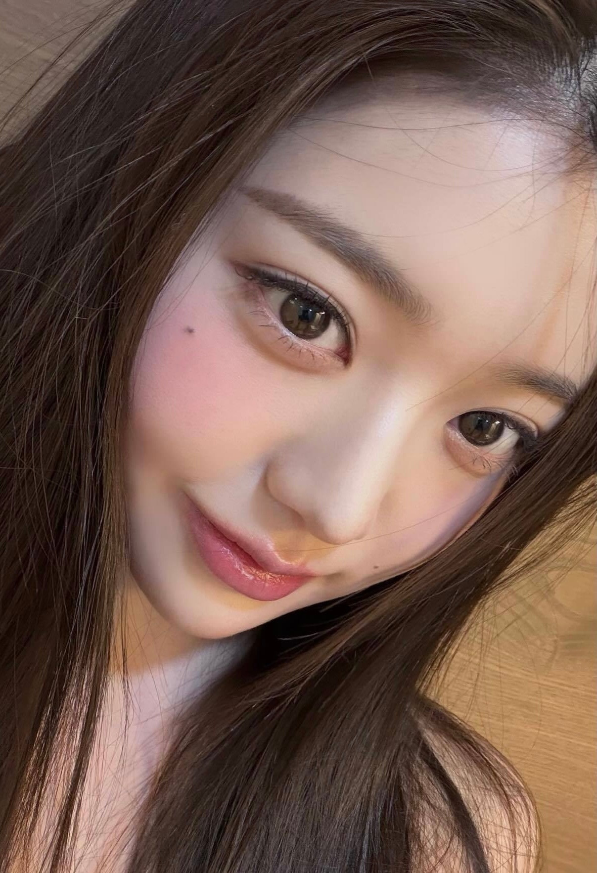 天呐我被这张美得心跳加速浅瞳色真的太洋气了世界上怎么会有张元英这么漂亮的小女