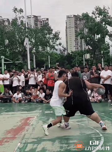 遇到这样的，该怎么防守？