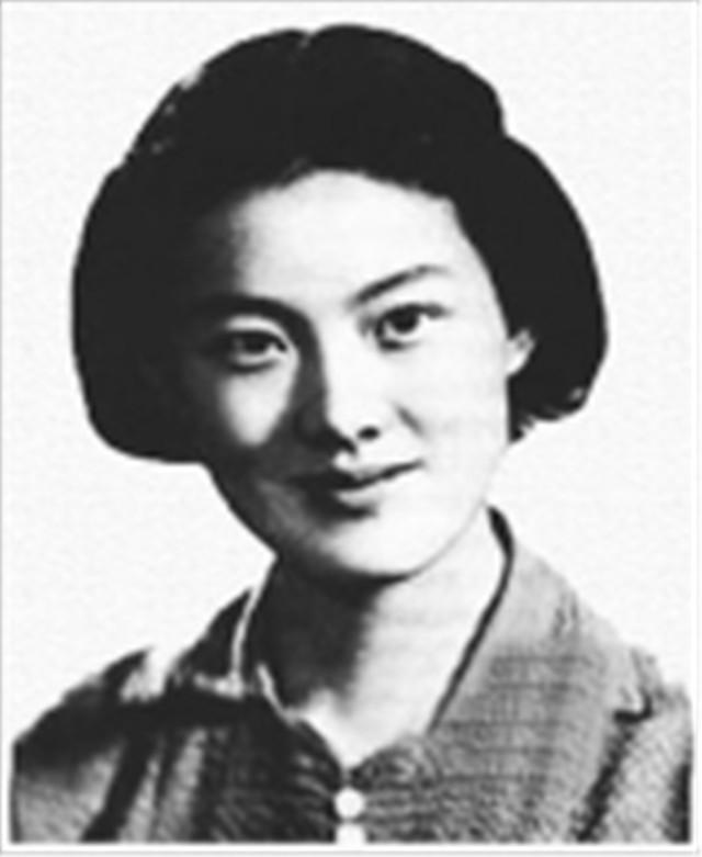 乔冠华这一辈子，同龚澎的婚姻，是最幸福美满的？那章含之算什么？毕竟乔冠华为了娶她
