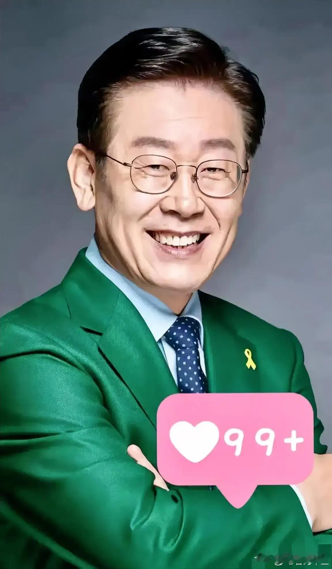 韩国传来消息！2025年12月13日，韩国总统李在明在世宗市听取宇宙航空厅工作汇