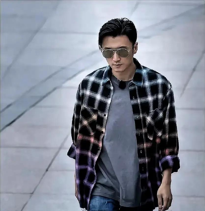 18岁，他为母亲砸下休学申请。谢振轩用这张返港机票，重新定义了“儿子”二字。