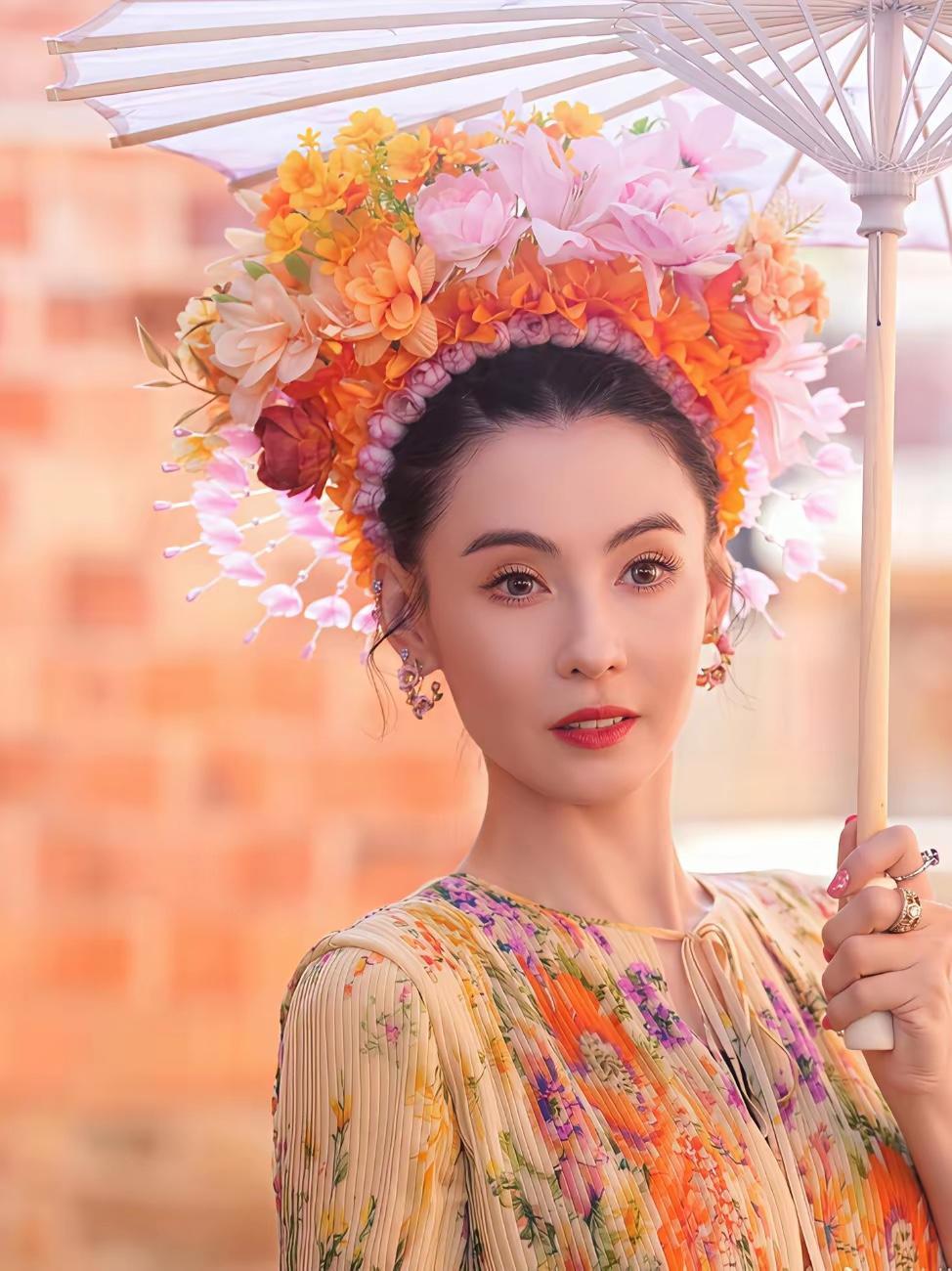 这下好了，全国人民都知道了，张柏芝不是撒谎成性，而是真的有一只耳朵听不清。