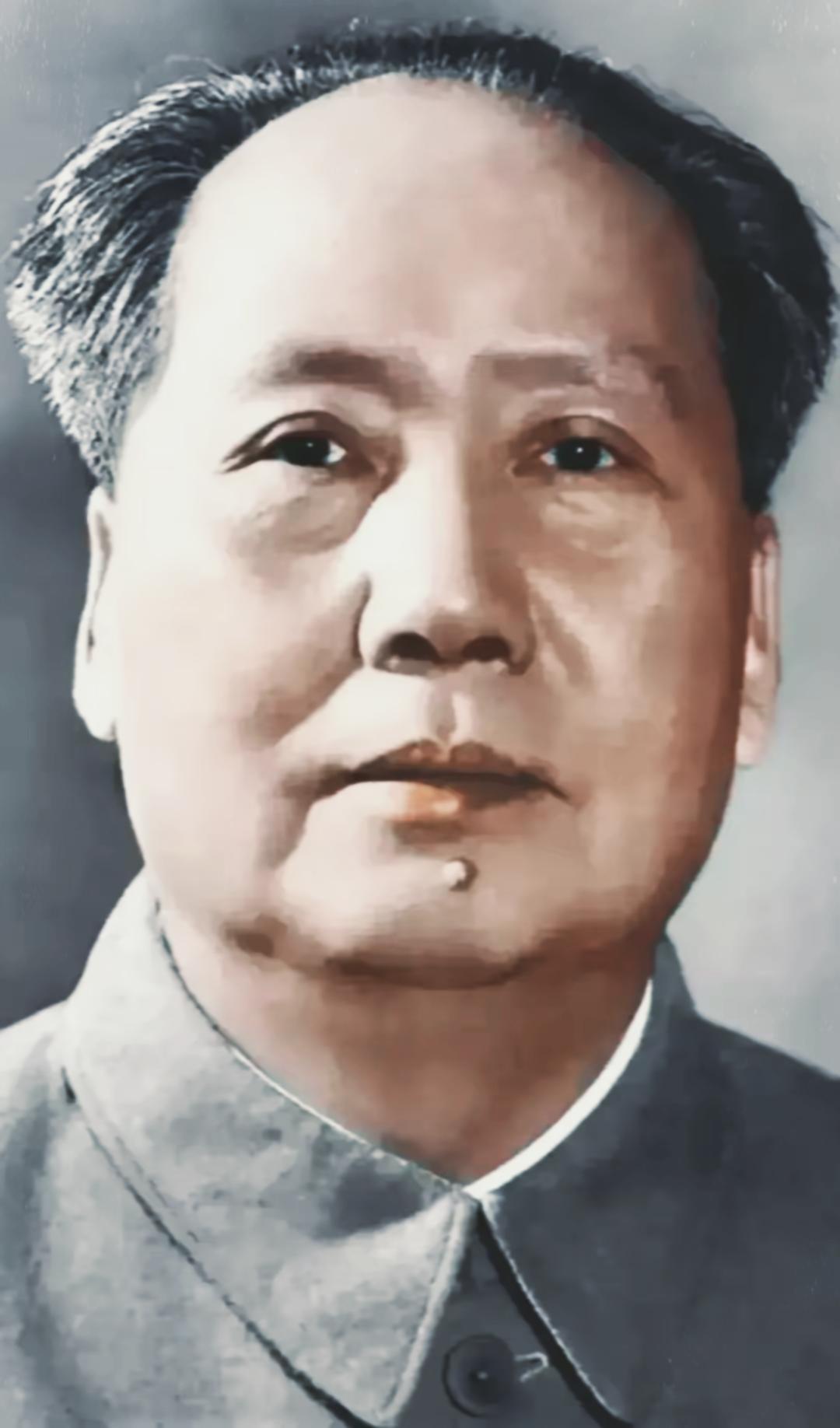 真正的伟人从不用权力装点自己，却用真心赢得世世代代的敬仰！毛主席的伟大，藏在“与