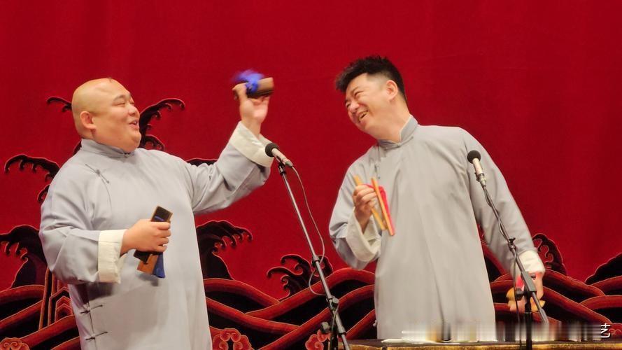 一句话丢了职务？相声圈的这出大戏看懂了什么德云社教学主任杨鹤通，一句话把自己