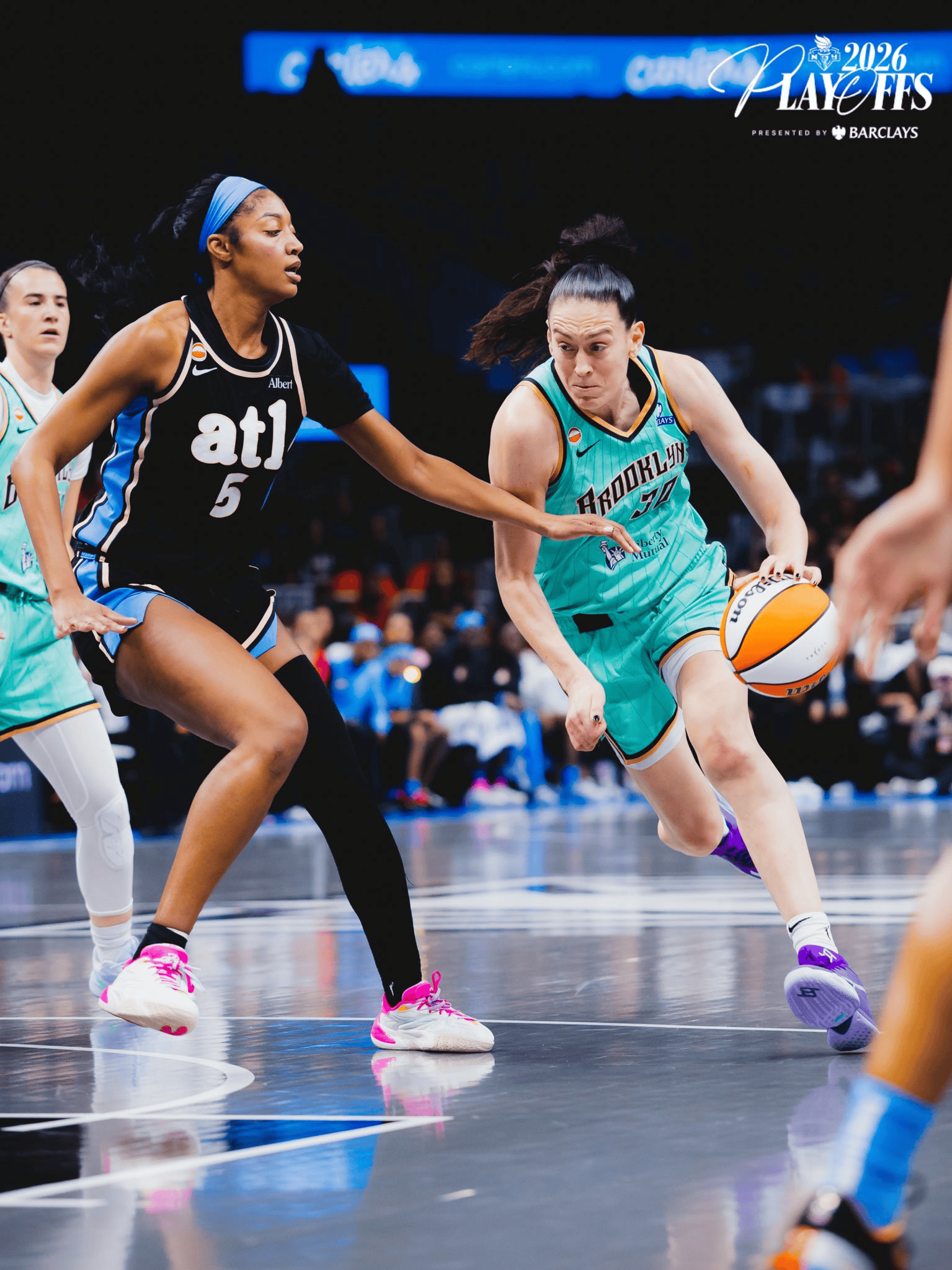 WNBA半决赛: 斯图尔特空砍35分, 自由人0-2落后梦想濒临淘汰