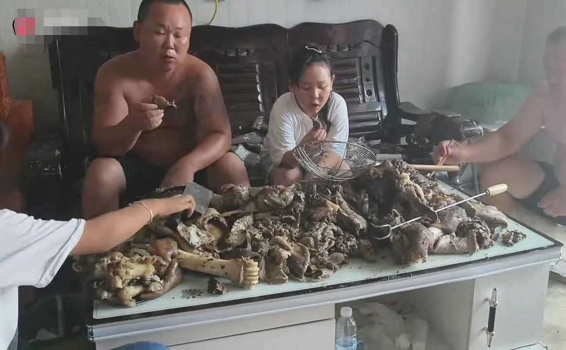 再配上一场足球赛，那就酣畅淋漓了。