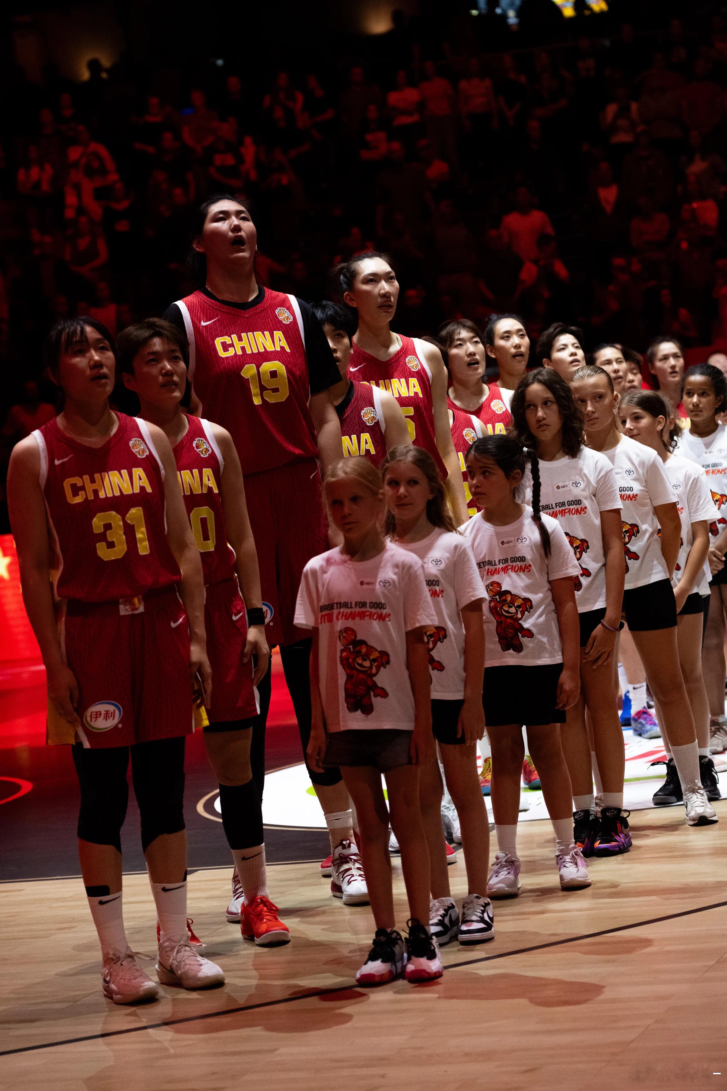 #美国女篮vs中国女篮#罗欣棫人生时刻了！！！！半场拿下全场最高！练兵吧，硬仗在后面！数据：中国：罗