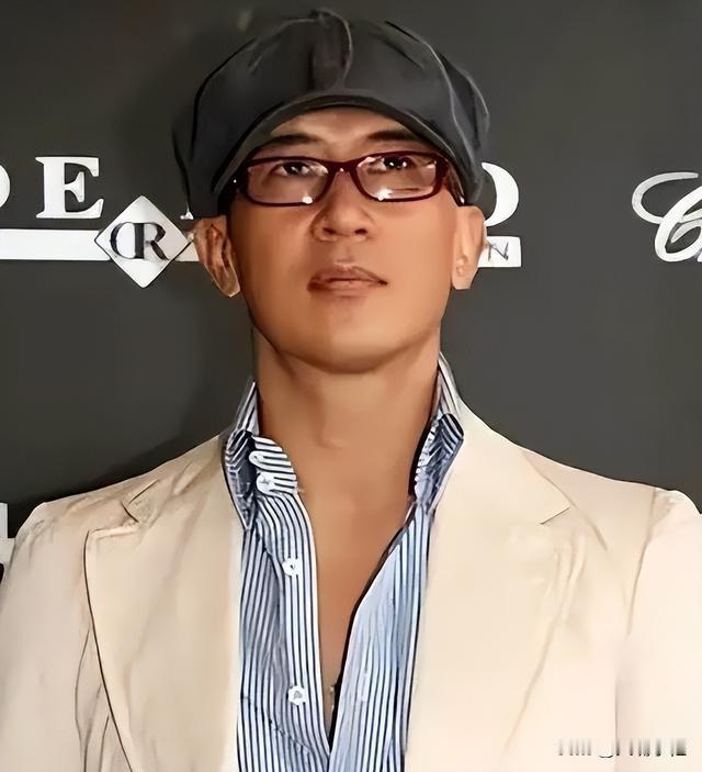 每次S家有危机时，这个叫张瑞振的记者就会跳出来，利用S家亲友的口吻，澄清一些事实