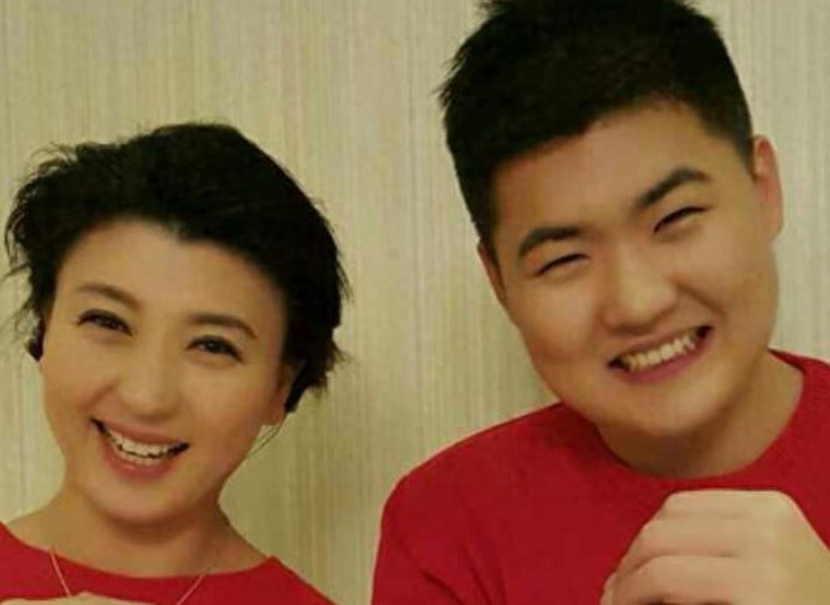 贫富差距太大了。 也许闫学晶说的本来就是大实话，她在那个圈子里算穷人了，只是