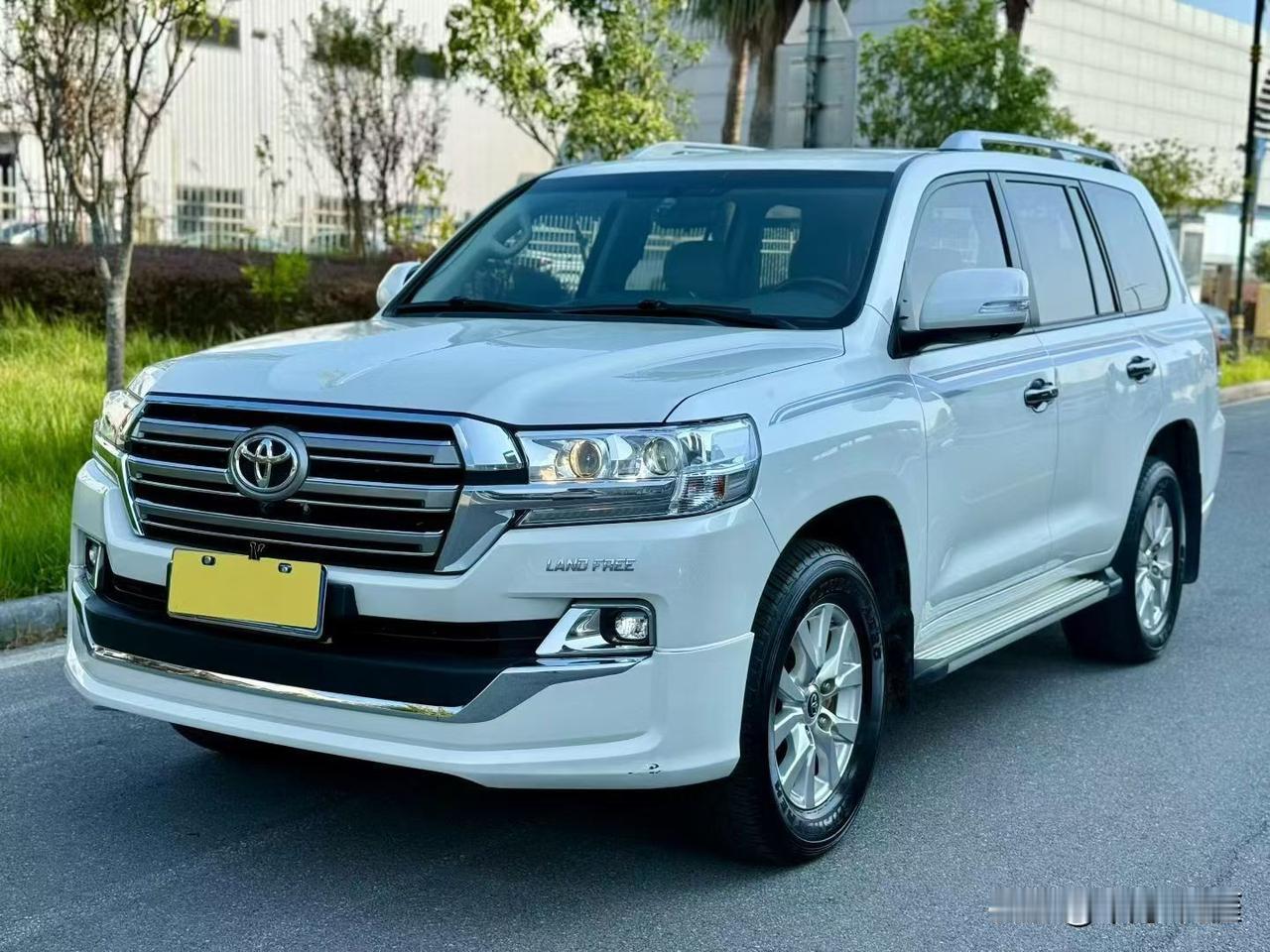 丰田兰德酷路泽之所以能长盛不衰，关键在于它将极致的可靠性、强大的全能性与深厚的文