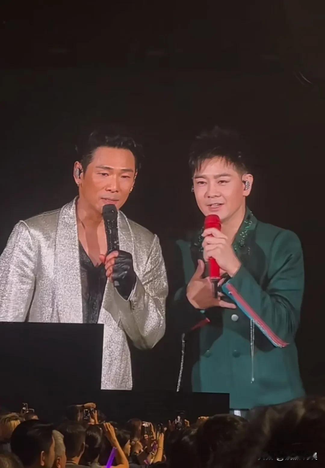 51岁的林志颖，现身杜德伟香港红馆演唱会当嘉宾，到底是当年能凭一己之力单挑四大天