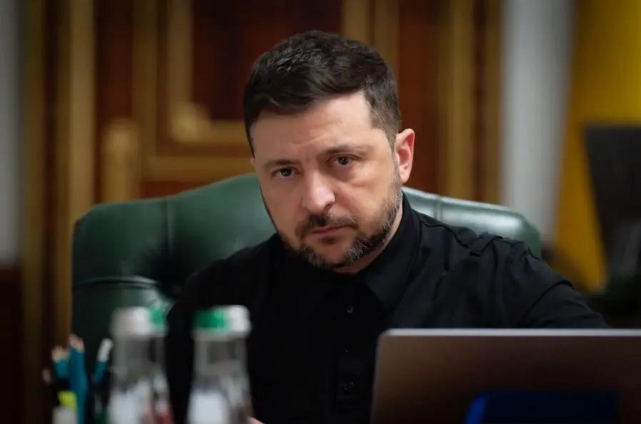 乌克兰总统泽连斯基发表声明，承诺清除库皮扬斯克的俄军并收复波克罗夫斯克（红军城）