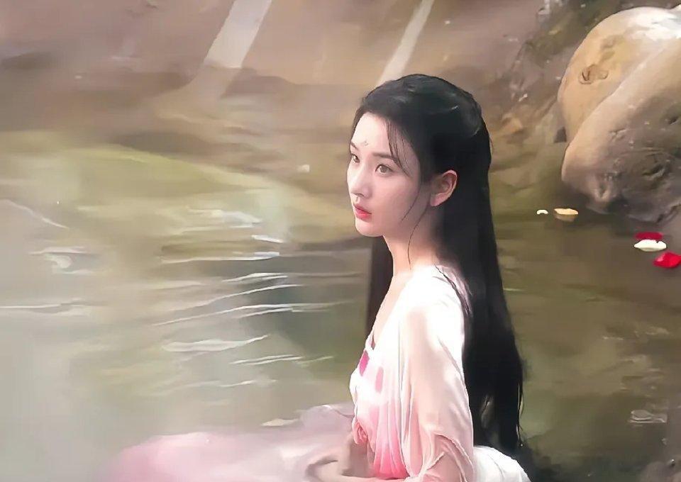 无忧渡原来这才是伍娘一直要让客人泡温泉的原因：因为泡澡的时候才