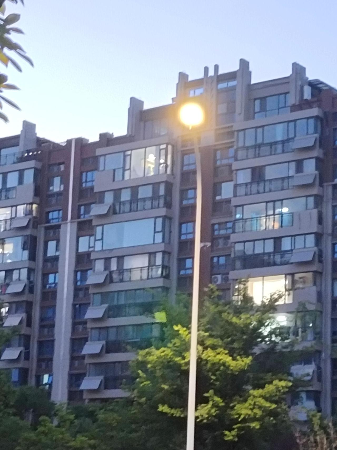 你家玻璃真大，要的就是视野？阳台上的风景封阳台