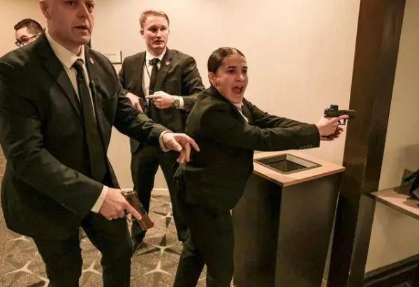 4月26日清晨，一觉醒来，昨晚白宫出大事了，爆发激烈枪战。小编分析认为，有几个