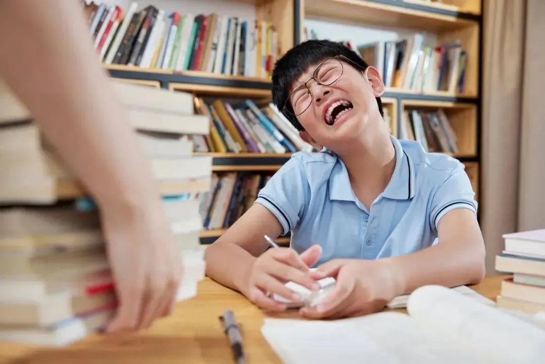 发现没？“普娃”这个词，本身就是对孩子最大的霸凌，没有之一今天和同事们聊天，说