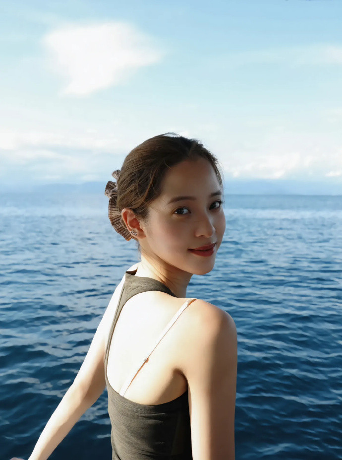 欧阳娜娜内娱这样审美好的女明星多来点儿！