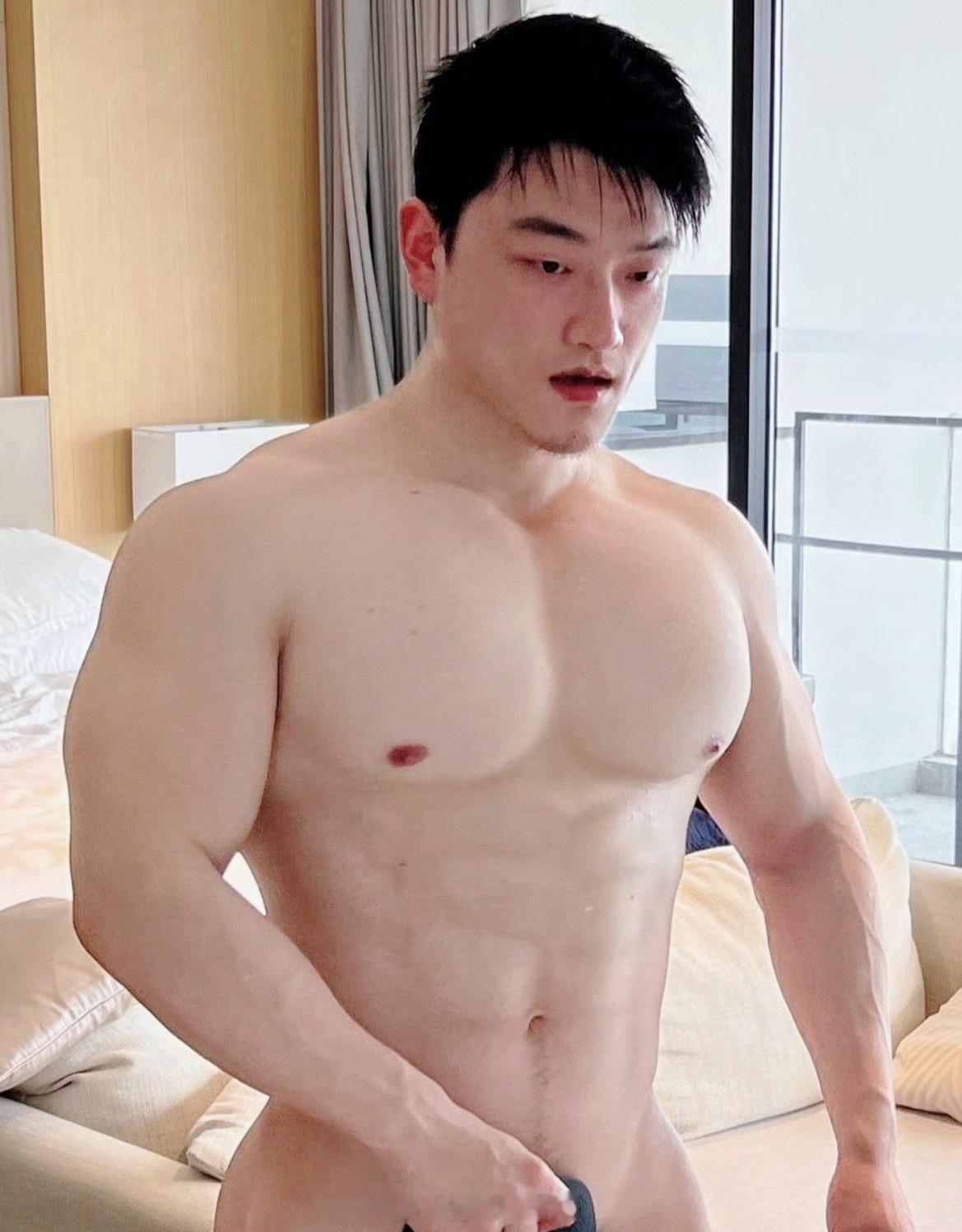 型男帅哥窝肌肉型男​​​