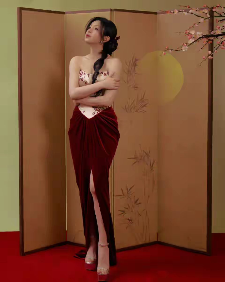 陈妍希今日营业图，身材超级棒，气质绝了