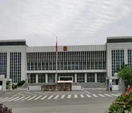 四川巴中，女子千里寻夫，结果发现倒插门丈夫竟然在打工期间，与已婚女邻居同居生子。