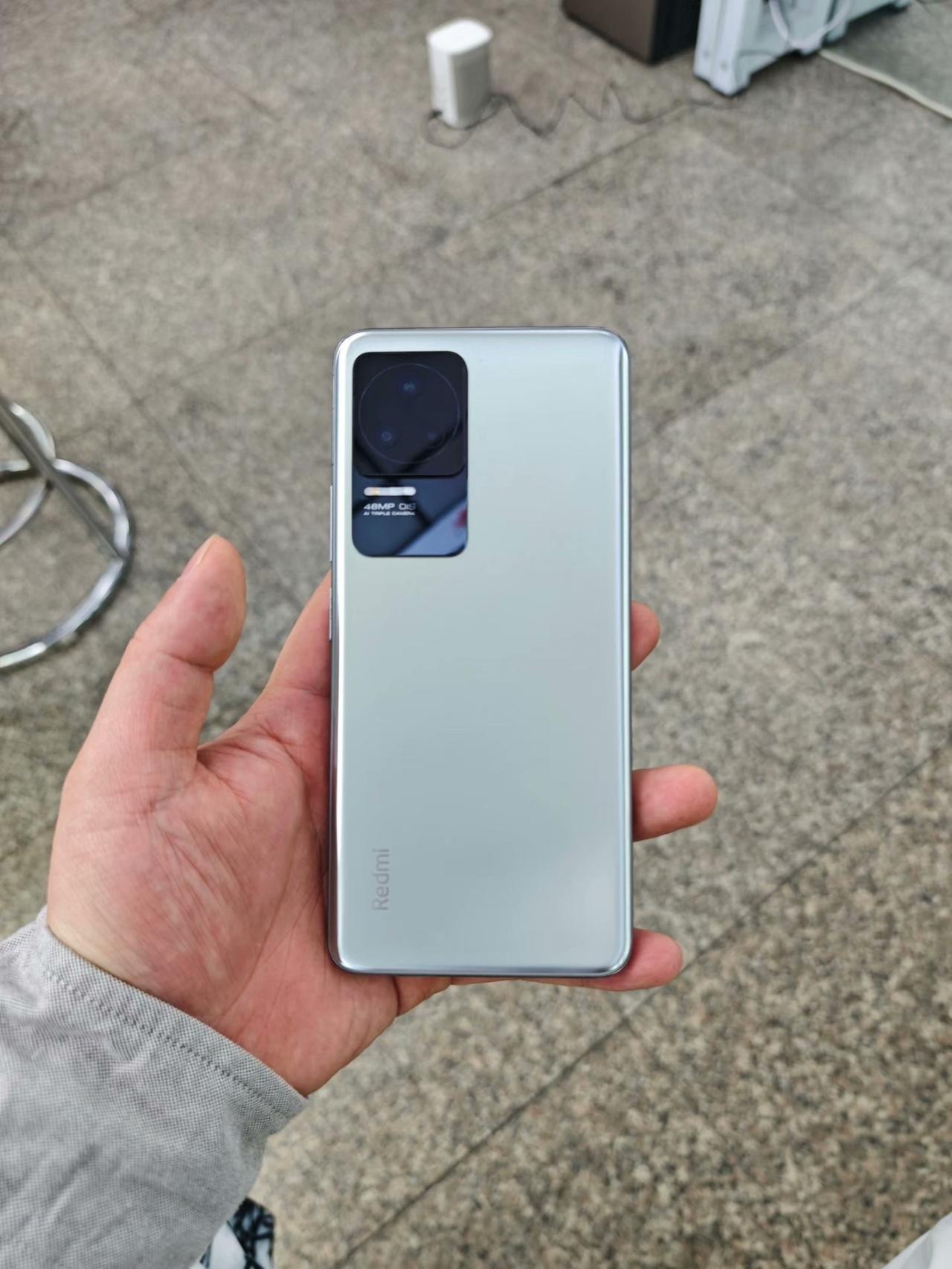 2026年还有伙计在使用红米K50嘛？[笑着哭]。红米K50搭载的天玑8100处理