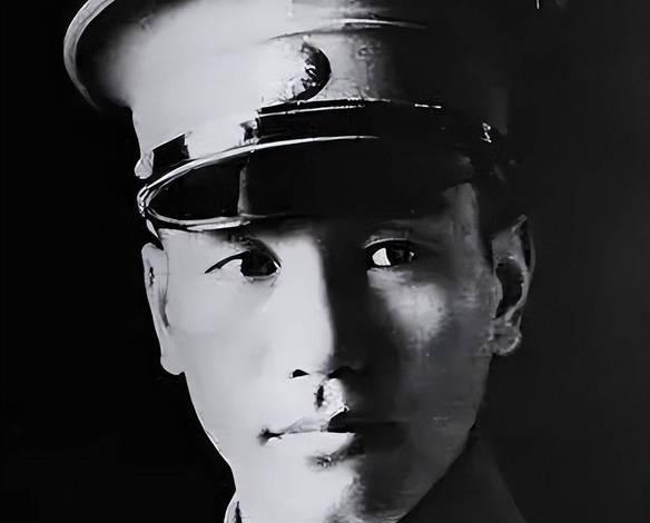 1943年，宋美龄让戴笠刺杀一人，戴笠吓得冷汗直流，急忙上报蒋介石，蒋介石大怒：