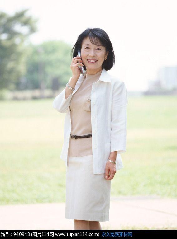 70岁夫妻办完离婚，一句话撕开无数人的遮羞布：晚年最怕的根本不是穷前几天去