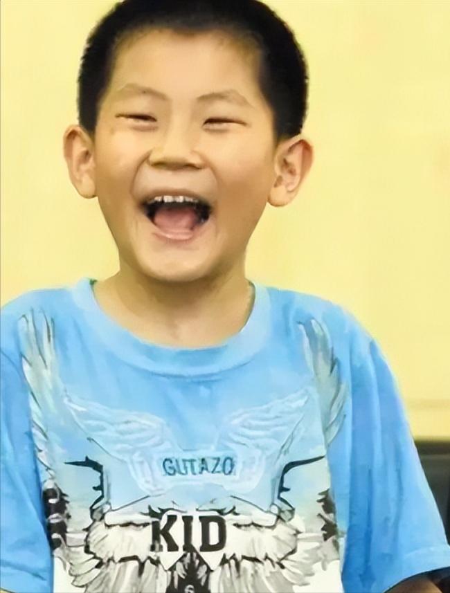 “国家的一大损失！”2000年，山东有一神童，2天念完小学，10岁参加高考，考出