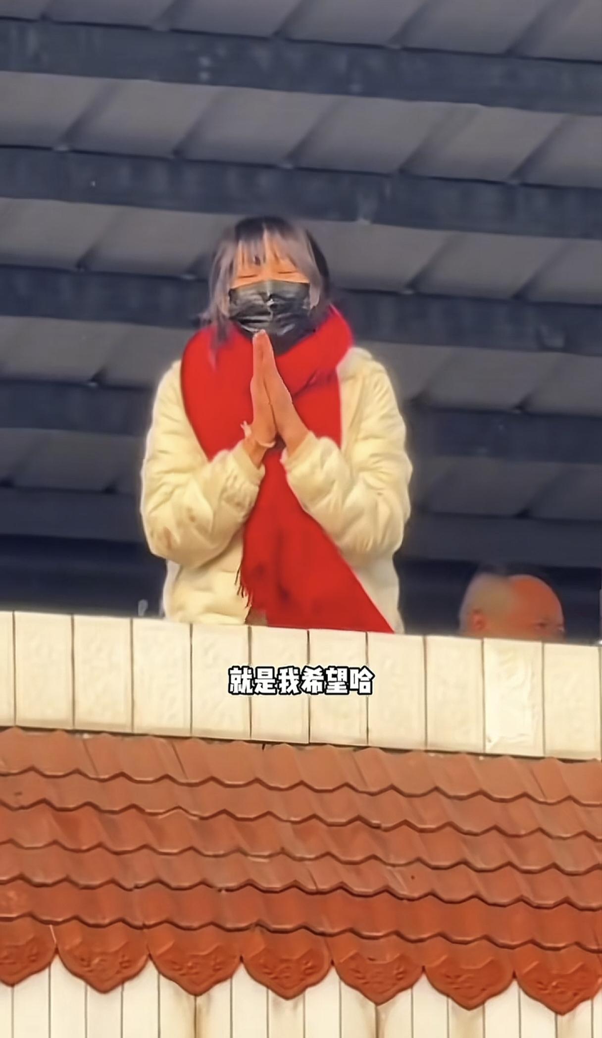 担心的事情还是发生了！13日晚，呆呆发了“爱心提醒”，说明了自己这几天没有好好休