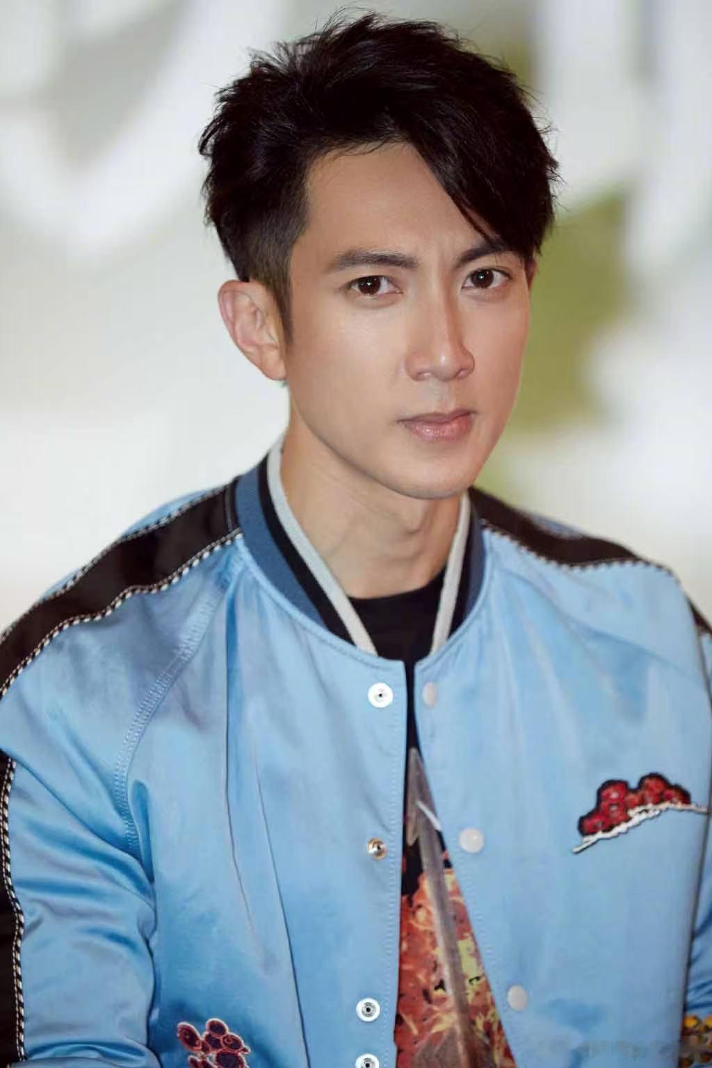 被吴尊的浪漫整破防了天呐！这也太甜了吧！被吴尊的浪漫狠狠戳中，直接破防！在巴黎偶