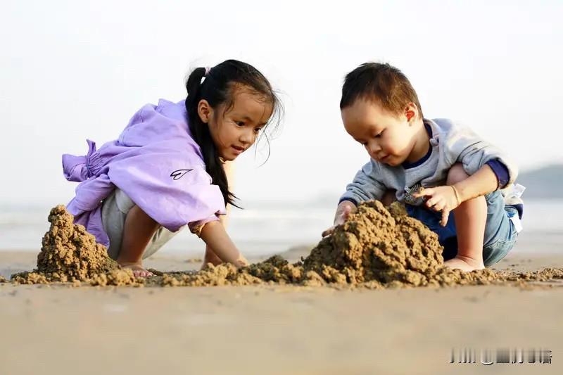 我家的神仙姐姐，谁也别想抢走！俺家能有今天的好日子，全靠俺姐！小时候妈怀不