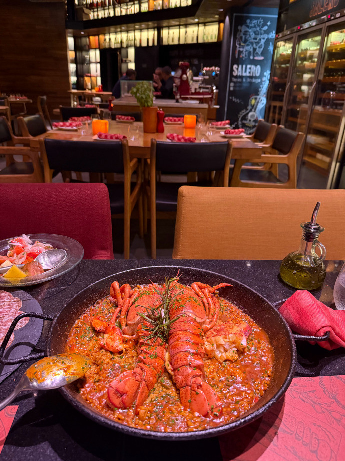 我的美食日记全世界都在一块喝好茶从街头烟火到云端珍馐，我的美食小记在市井小巷寻一