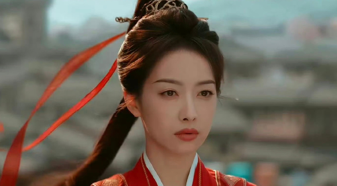 宋茜山河枕这个造型和一姐一念里面真的太像了。。这造型师不是直接照着抄的？？​​