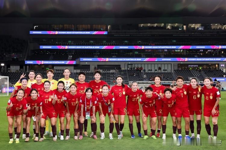 中国女足5：1中国香港女足，对中国女足打分评价如下：1、王霜：9.7分既要组